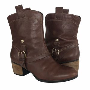Clarks Saloon Laurel Leather Boots (8.5)